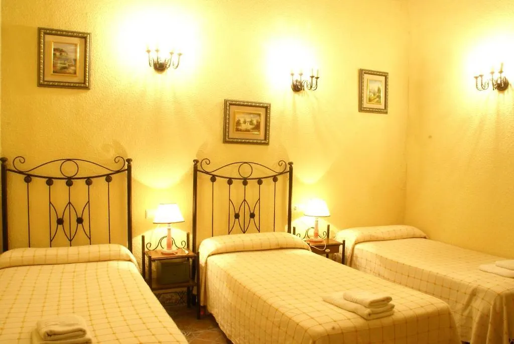 Hostal Van Gogh Seville Apartment