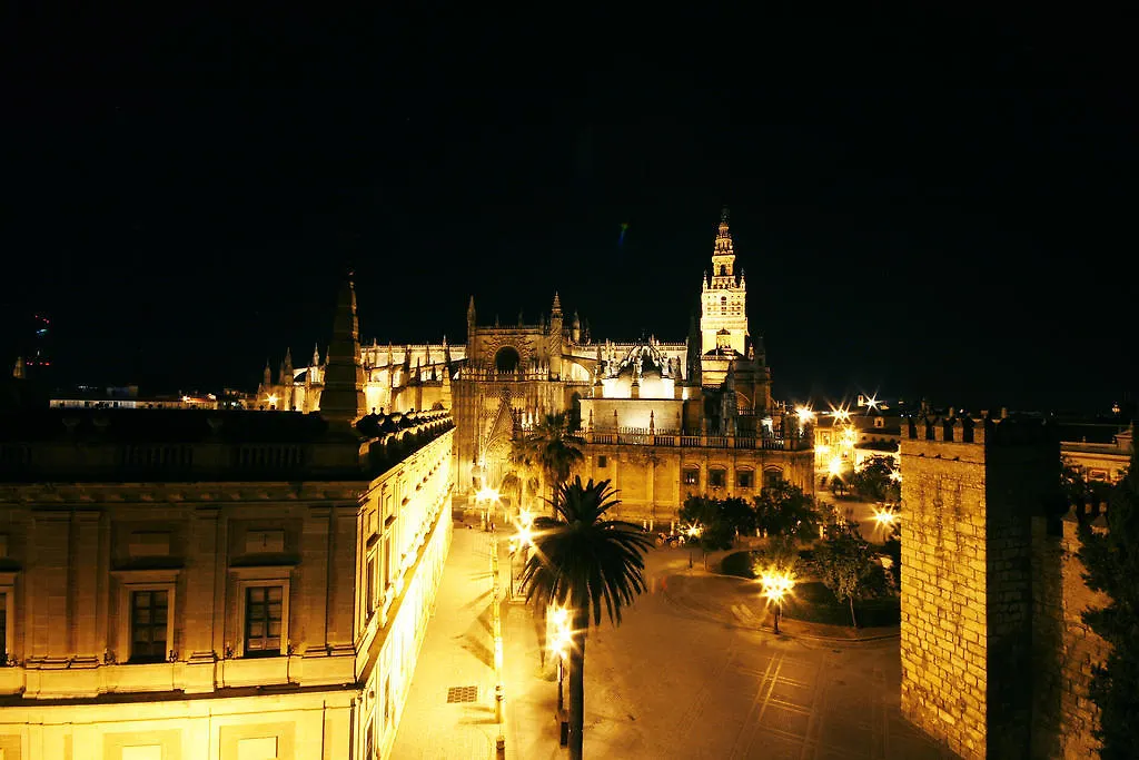 Hostal Van Gogh Seville Apartment