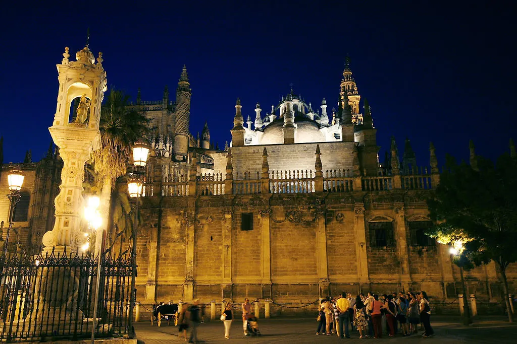 Apartment Hostal Van Gogh Seville Spain