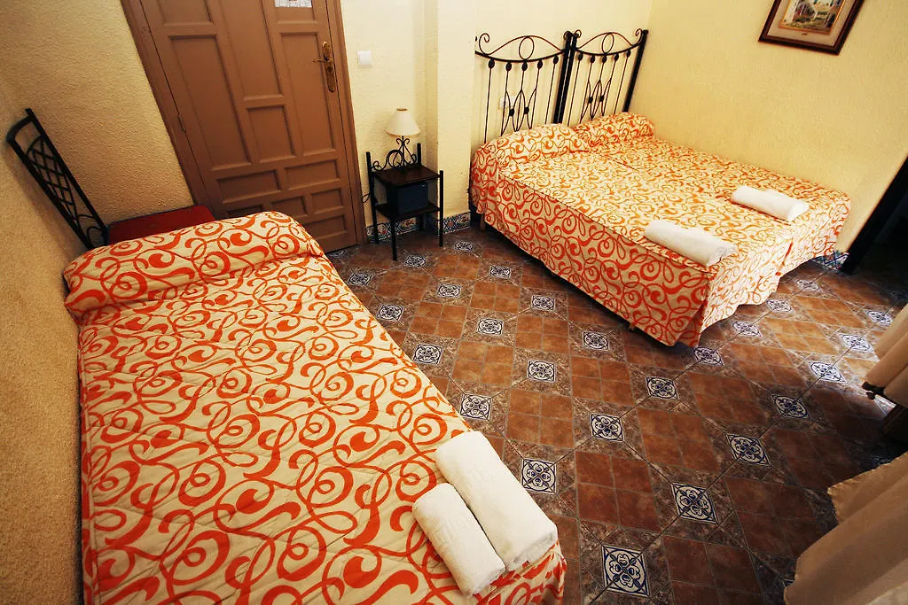 Hostal Van Gogh Seville 0*,