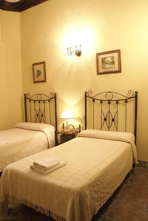 Hostal Van Gogh Seville Apartment