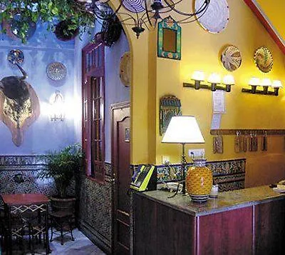 Hostal Van Gogh Seville Apartment