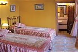 Hostal Van Gogh Sevilla Apartman